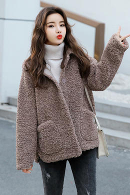 Z19QW995冬季新款韩版宽松羊羔毛外套短款翻领休闲女装